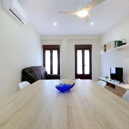 Rosas En La Balconada & With Parking In Historic Center شقة قرطبة